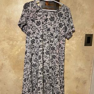 Medium LuLaRoe Carly shirt/dress